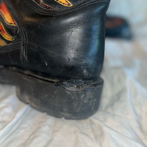 Harley-Davidson Men's Black Boots with Red and Orange Flames - Picture 6 of 9